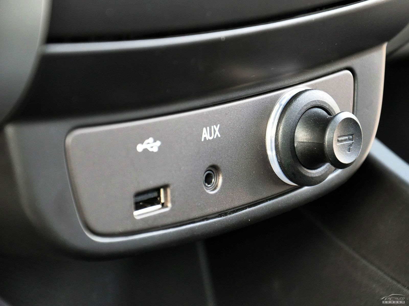 柯蘭多Korando內(nèi)飾高清大圖