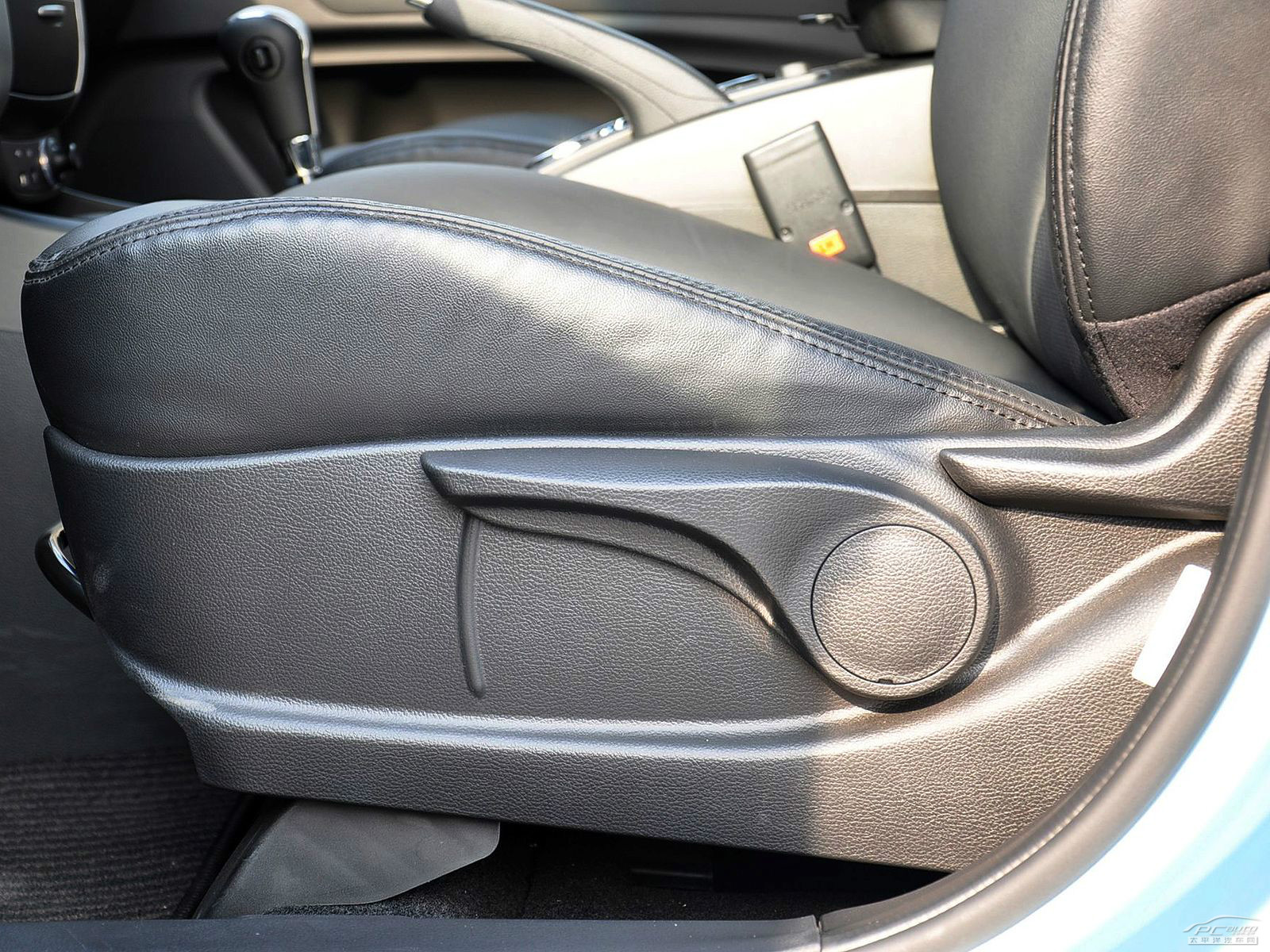 柯蘭多Korando內(nèi)飾高清大圖