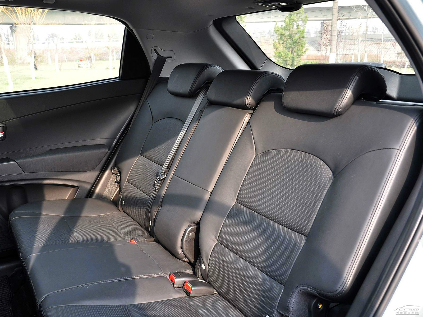 柯蘭多Korando內(nèi)飾高清大圖