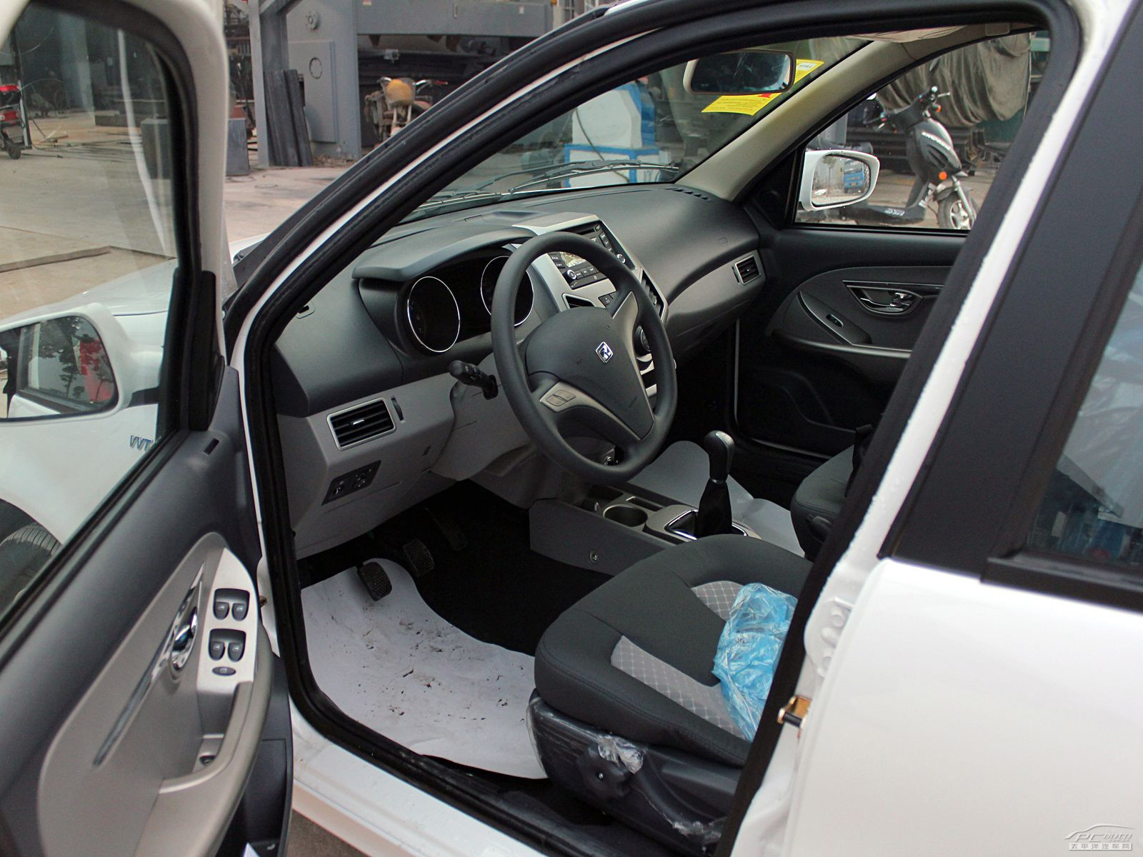 眾泰Z200HB內(nèi)飾高清大圖