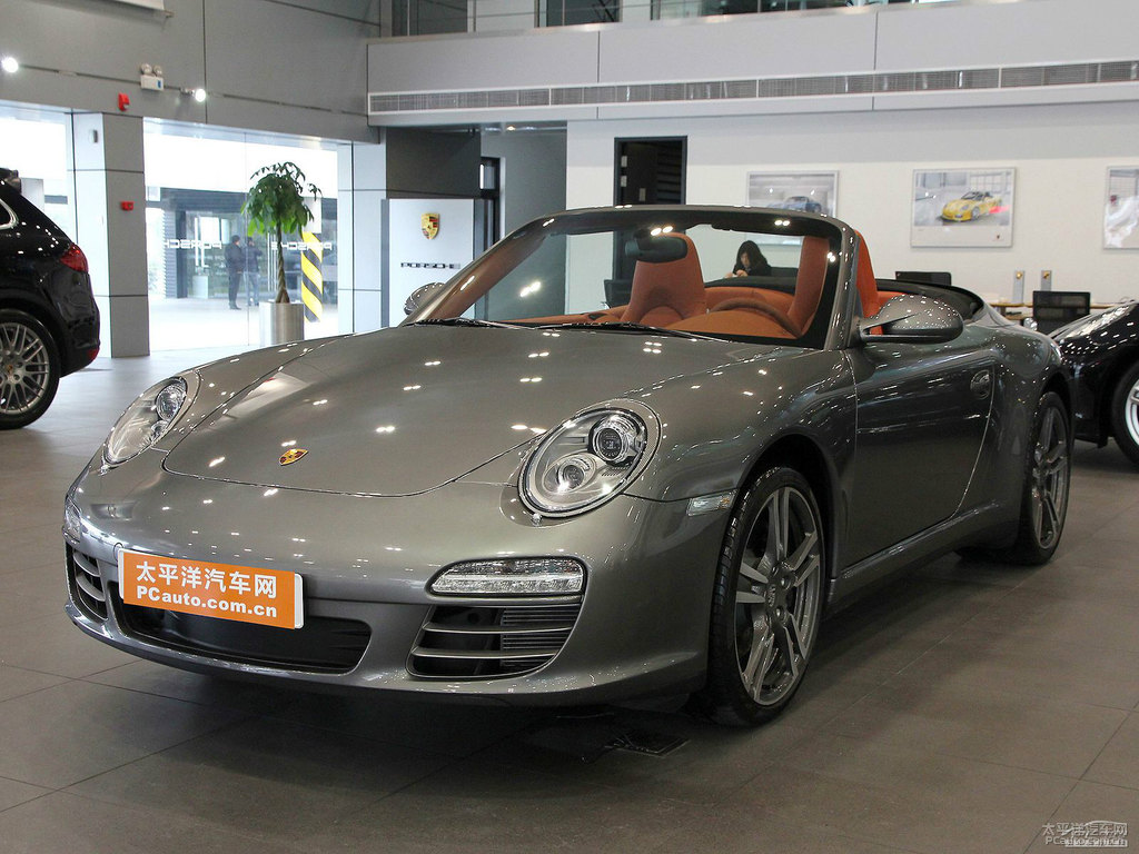 鉑銀保時(shí)捷911整車外觀外觀圖片