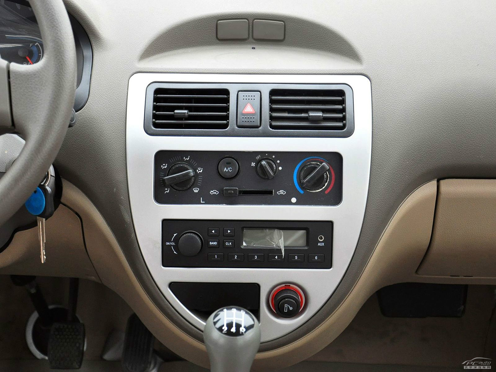 佳寶V70內(nèi)飾高清大圖