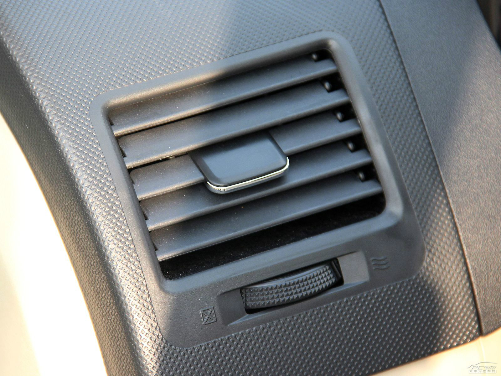 駿捷FSV內(nèi)飾高清大圖