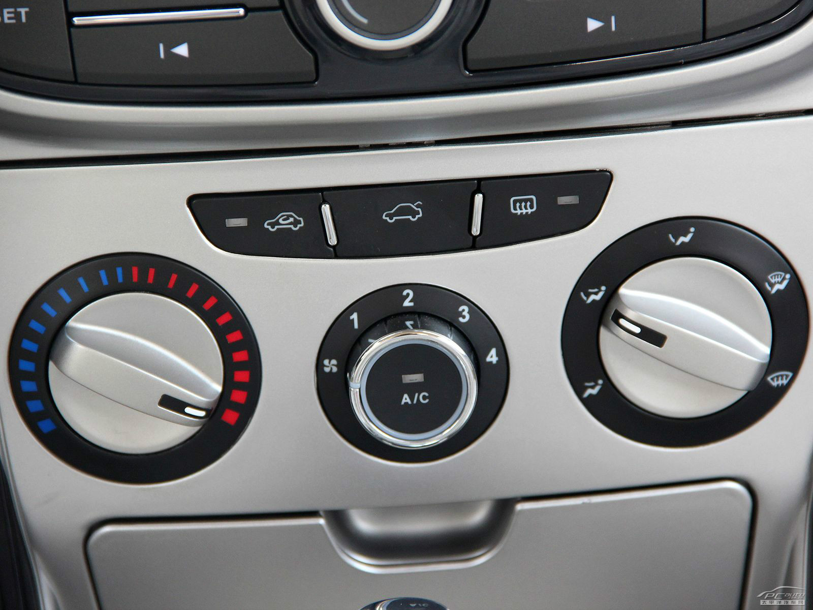 駿捷FSV內(nèi)飾高清大圖