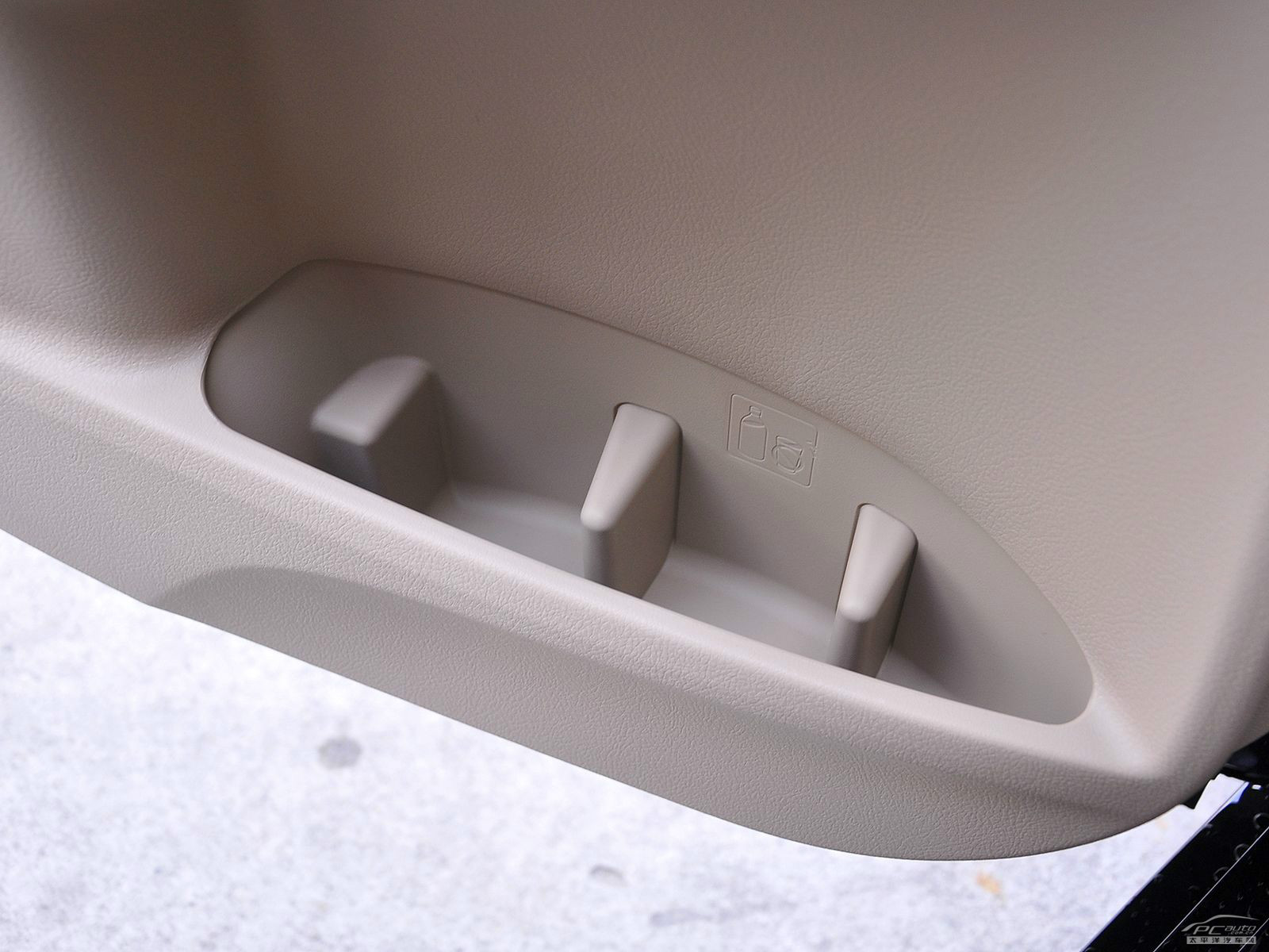 凱美瑞空間高清大圖