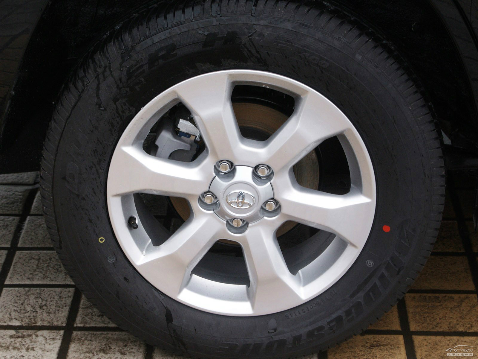 RAV4榮放外觀高清大圖
