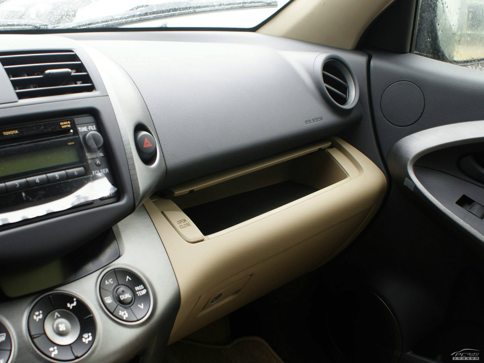 RAV4榮放空間高清大圖