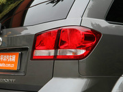 2012款 2.4L 兩驅(qū)豪華型 2012款 2.4L 兩驅(qū)豪華型