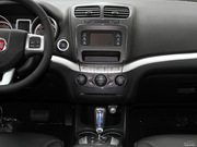 2012款 2.4L 兩驅(qū)豪華型 2012款 2.4L 兩驅(qū)豪華型