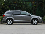 2012款 2.4L 兩驅(qū)豪華型 2012款 2.4L 兩驅(qū)豪華型