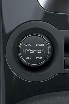 3008 Hybrid4