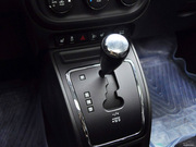 2012款 2.4L 豪華版 2012款 2.4L 豪華版