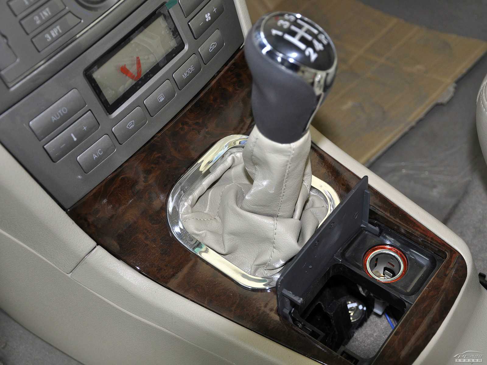 野馬F99內(nèi)飾高清大圖