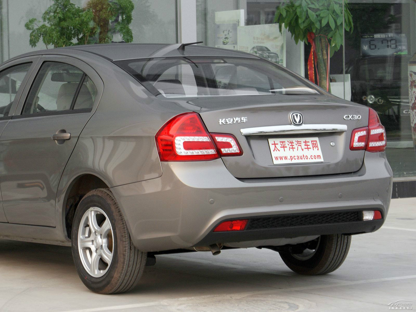 長(zhǎng)安CX30外觀高清大圖