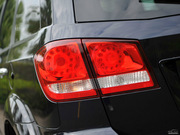 2012款 2.4L 兩驅(qū)豪華型 2012款 2.4L 兩驅(qū)豪華型