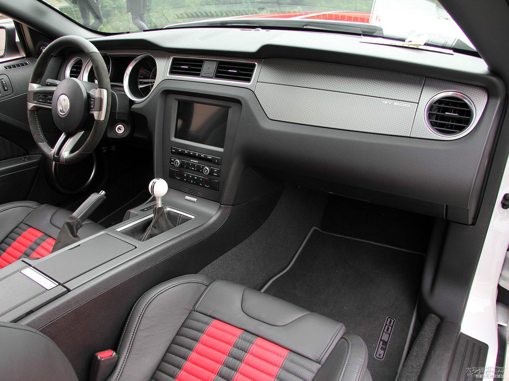 ܰ׸Mustangп؃DƬ