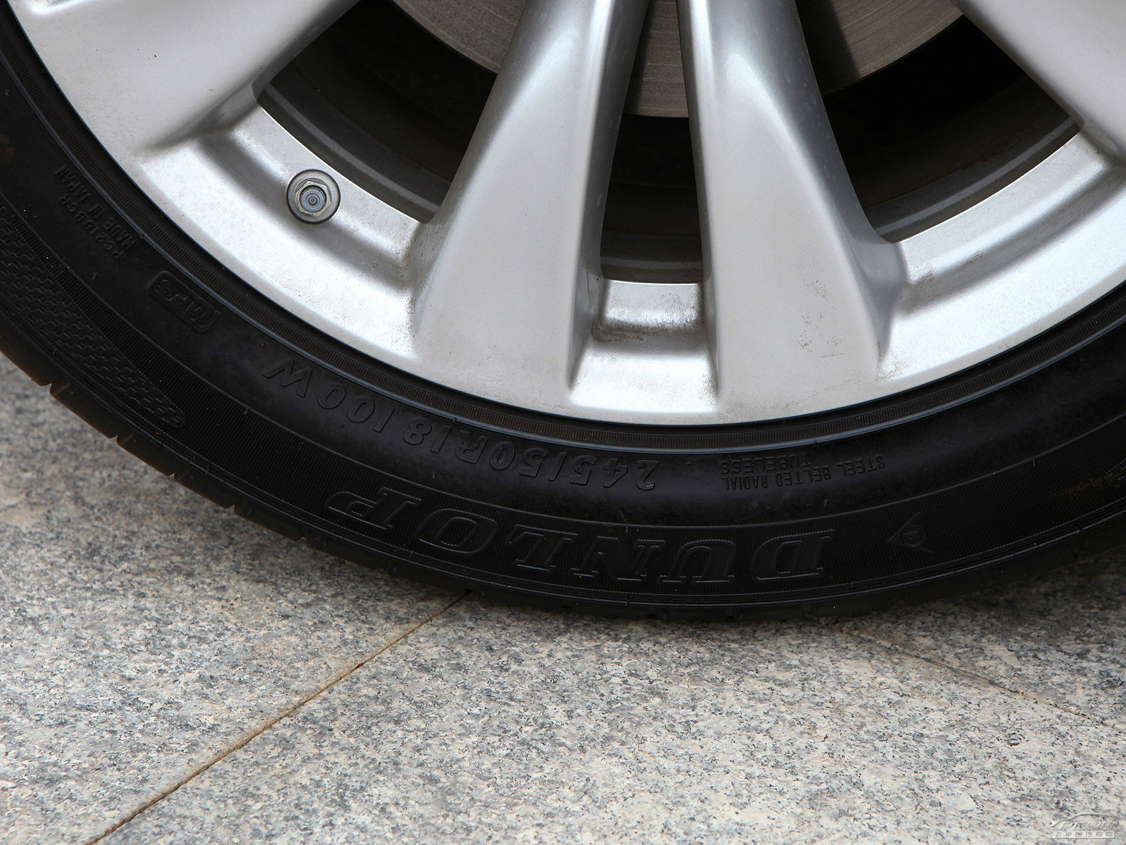 英菲尼迪M細(xì)節(jié)高清大圖