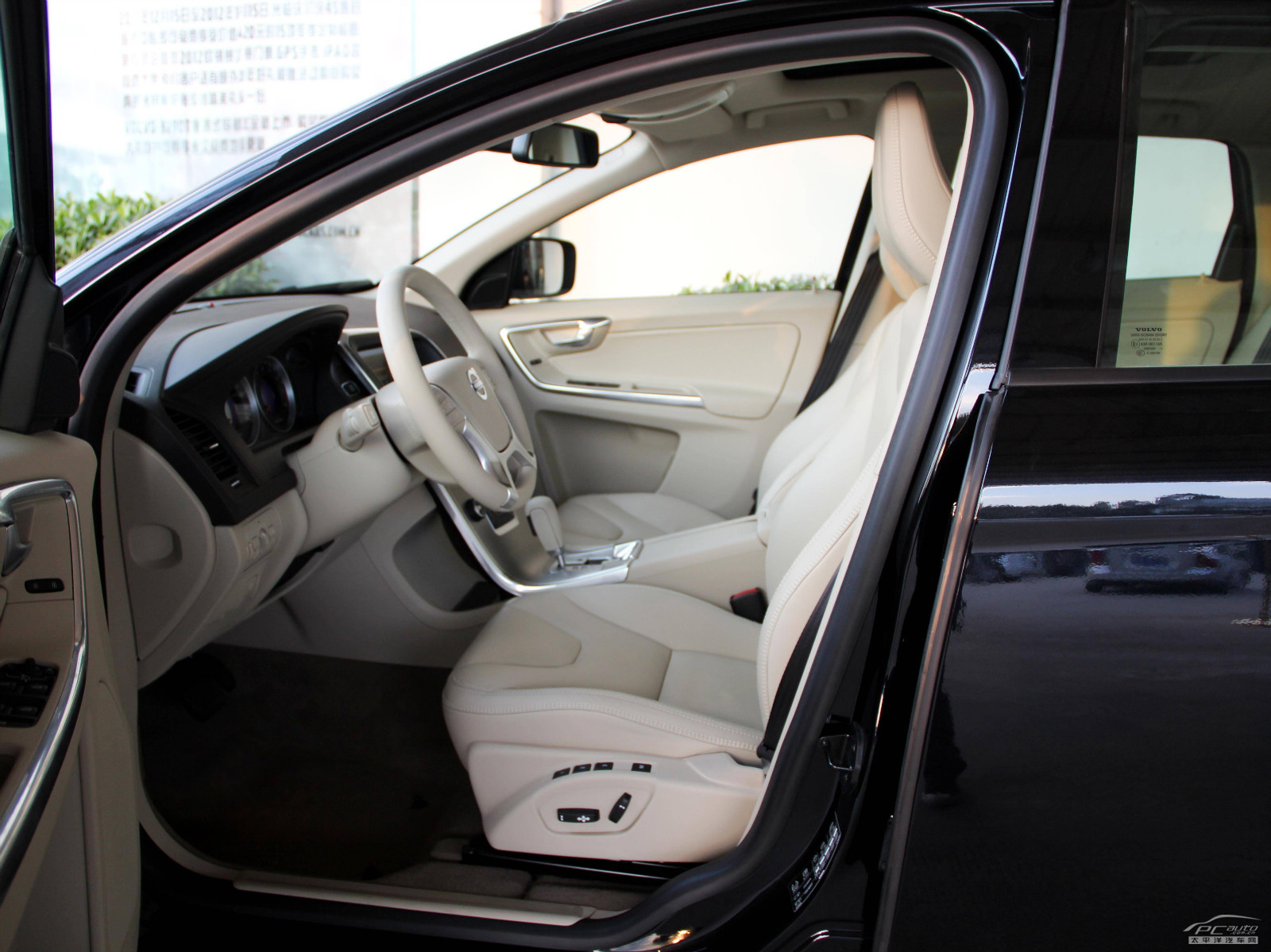 沃爾沃XC60(進口)空間高清大圖