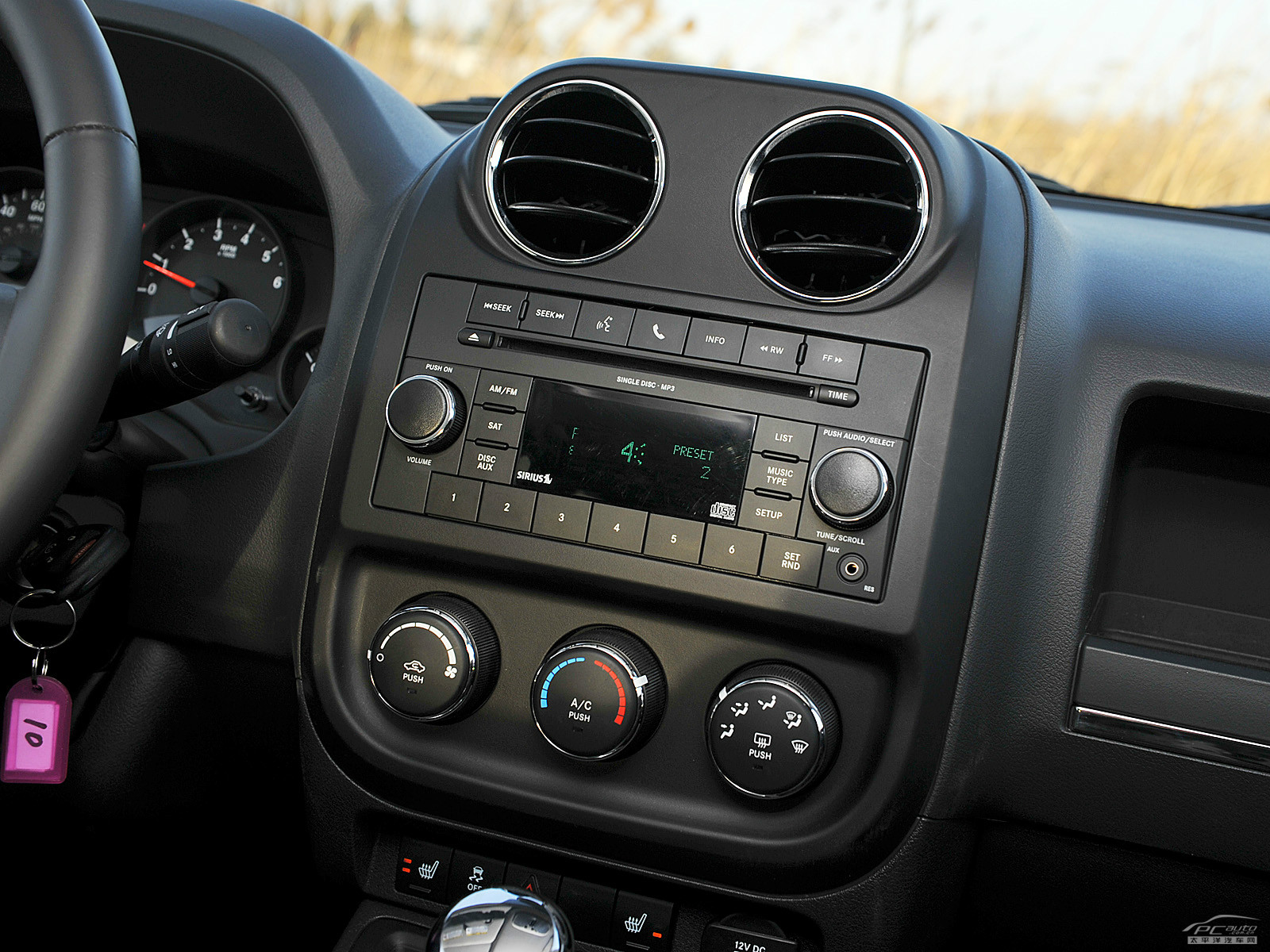 自由客內(nèi)飾高清大圖