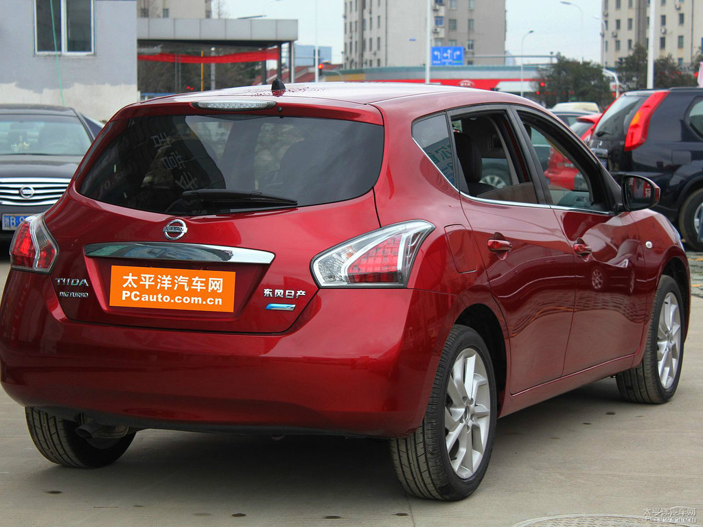 炫雅紅騏達整車外觀外觀圖片
