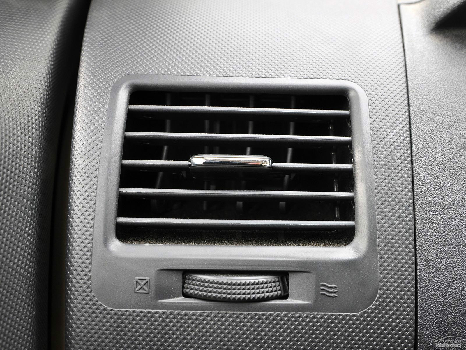 駿捷FSV內(nèi)飾高清大圖