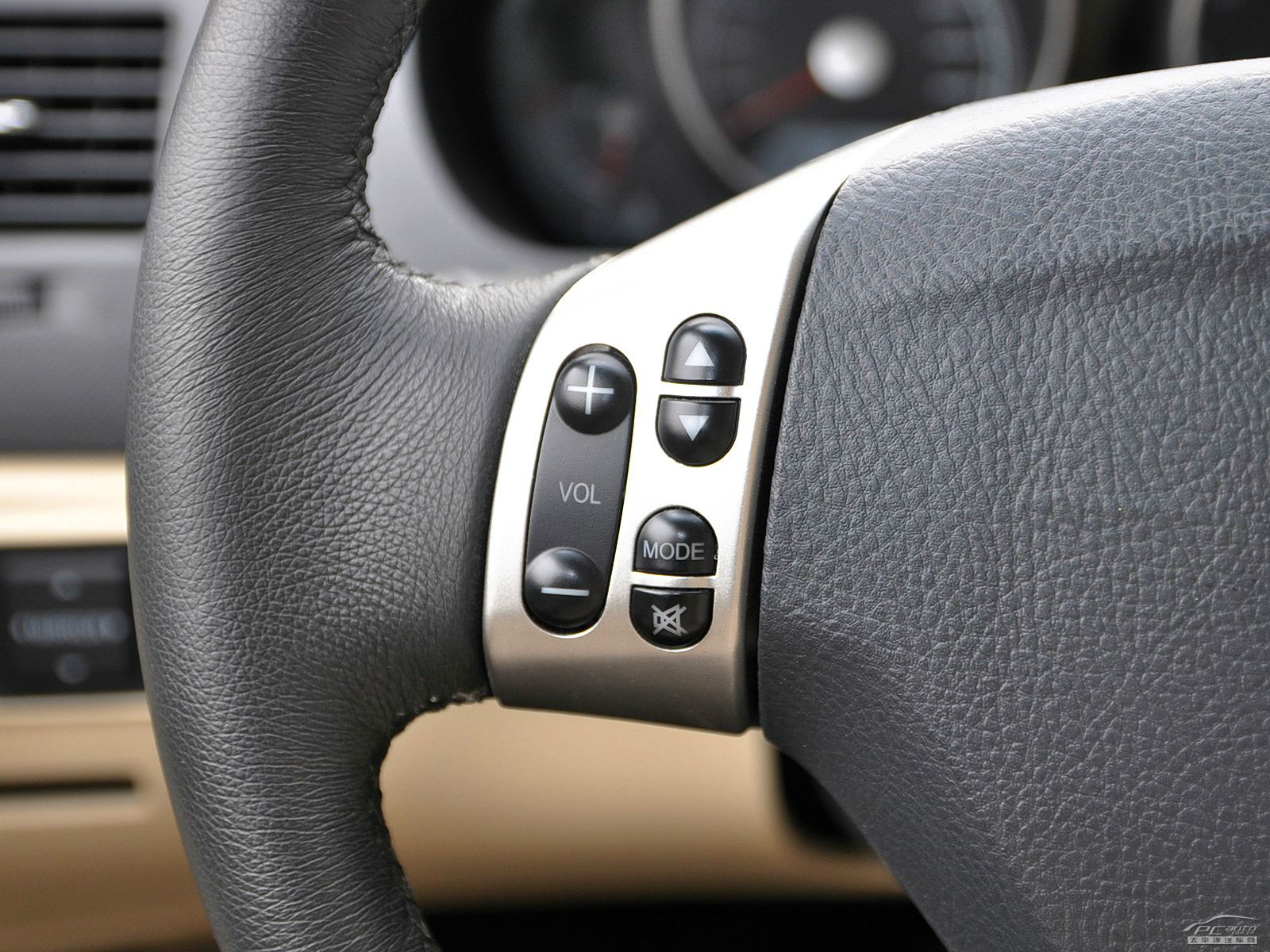 駿捷FSV內(nèi)飾高清大圖