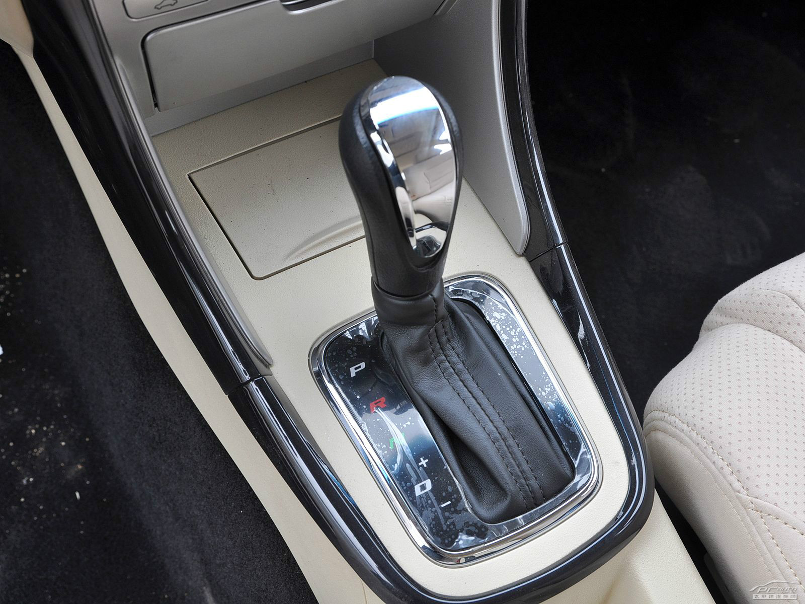 駿捷FSV內(nèi)飾高清大圖