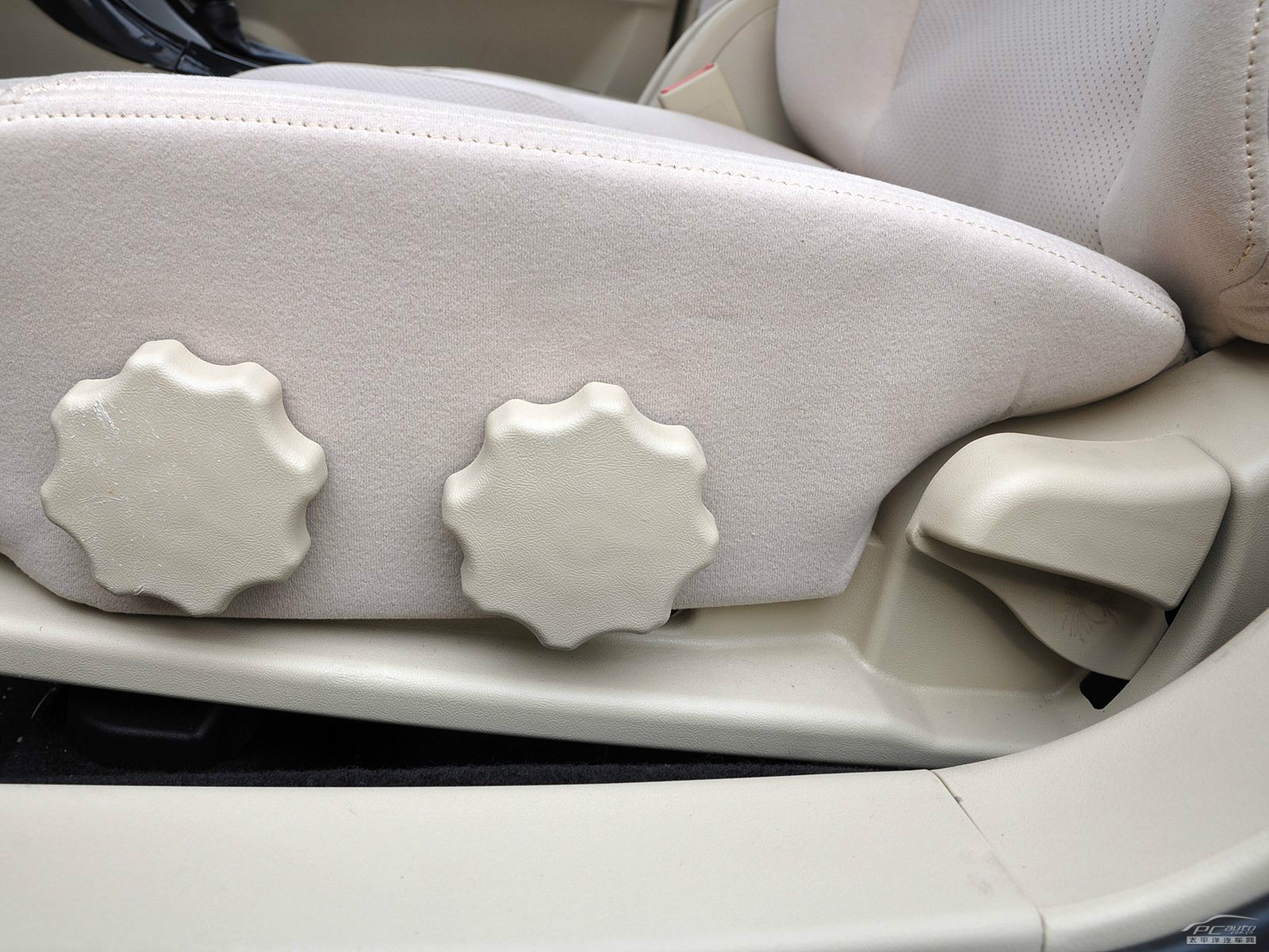 駿捷FSV內(nèi)飾高清大圖