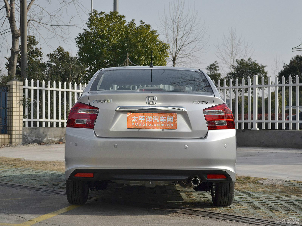 暴風(fēng)銀鋒范整車外觀外觀圖片