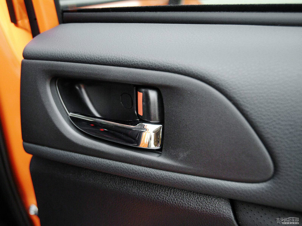 躍動(dòng)珠光橙斯巴魯XV車廂內(nèi)飾圖片