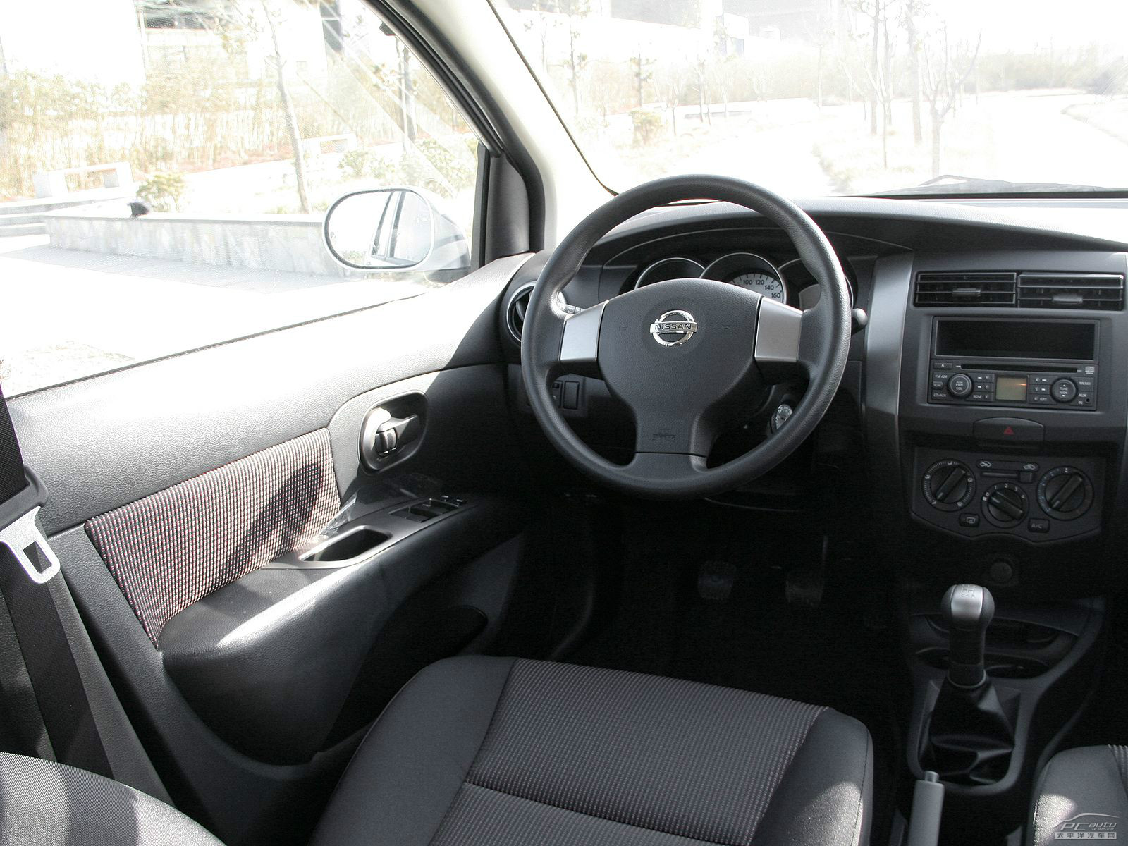 驪威內(nèi)飾高清大圖