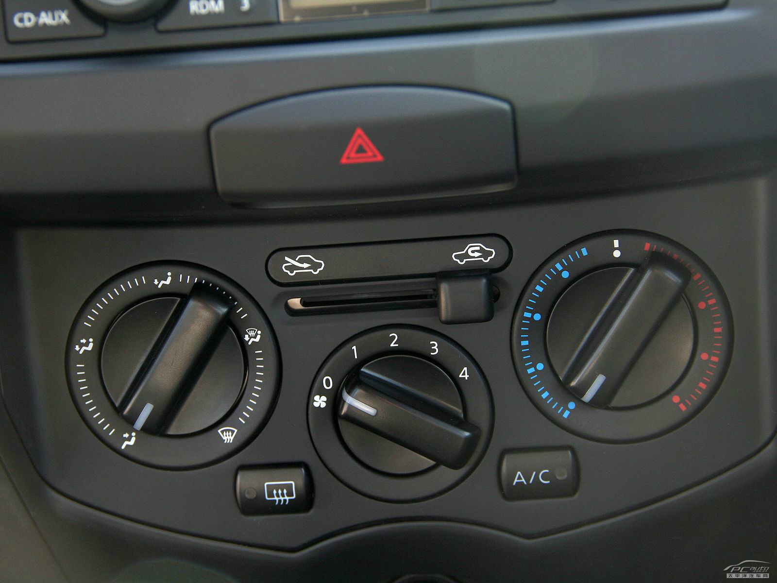 驪威內(nèi)飾高清大圖