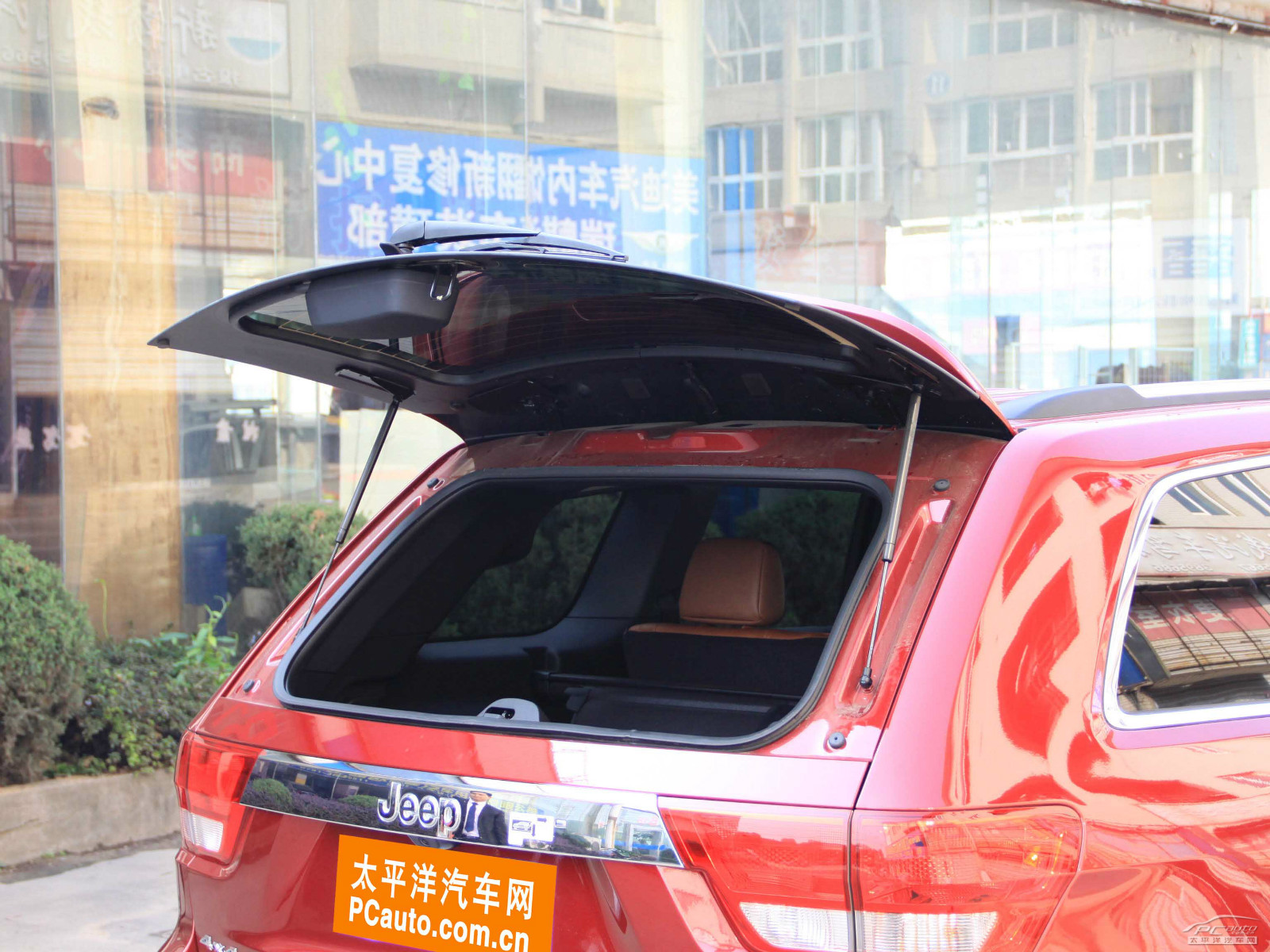 大切諾基外觀高清大圖