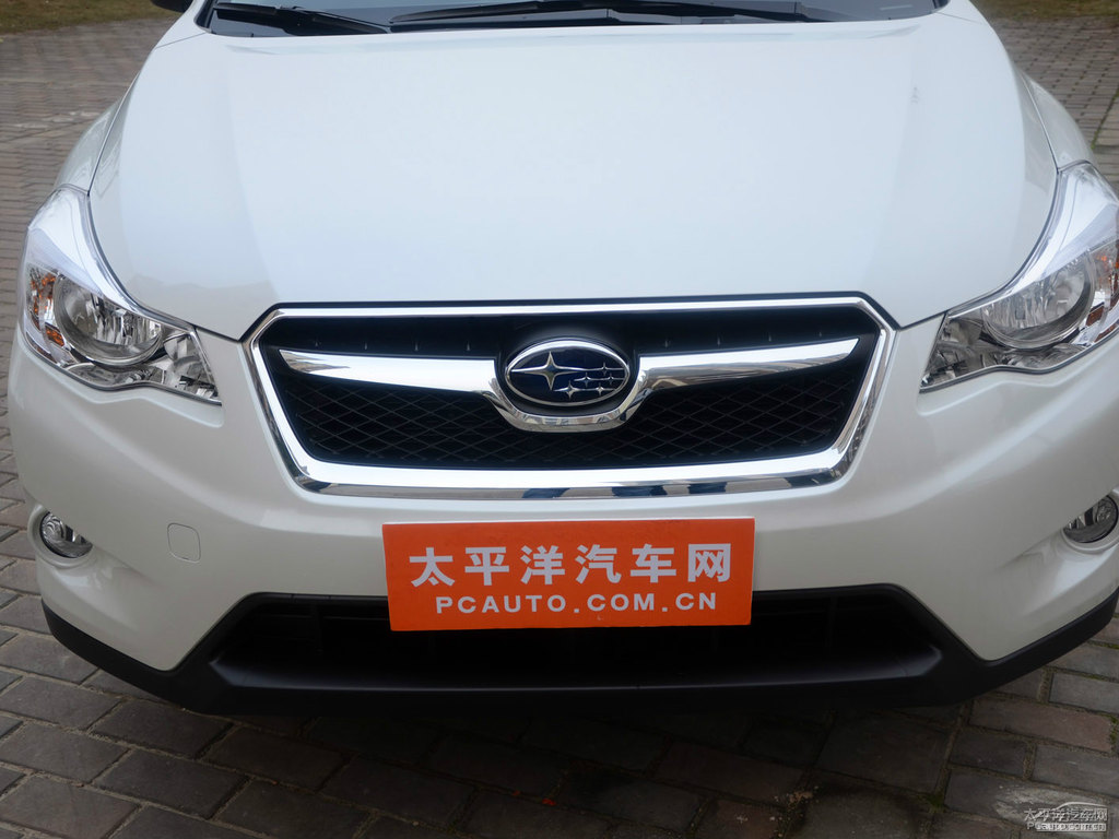 珍珠綢緞白斯巴魯XV車頭外觀圖片