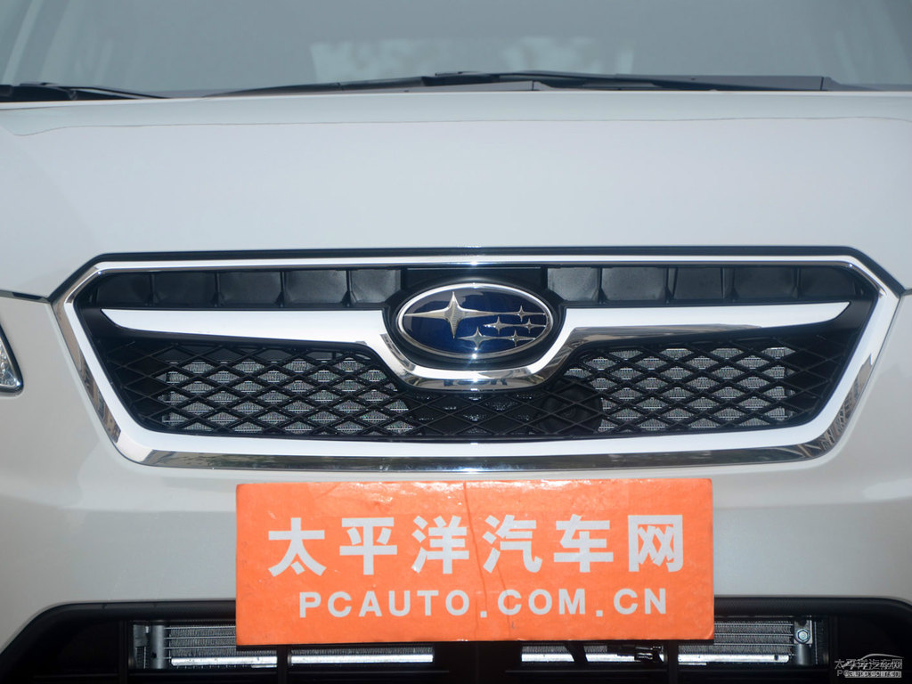 珍珠綢緞白斯巴魯XV車頭外觀圖片