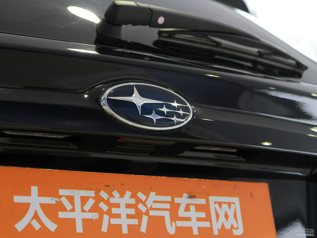 黑曜珍珠黑斯巴魯XV車尾外觀圖片