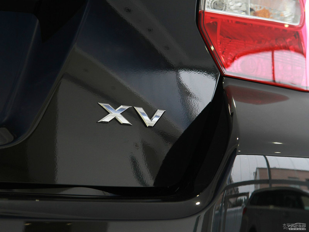 黑曜珍珠黑斯巴魯XV車尾外觀圖片