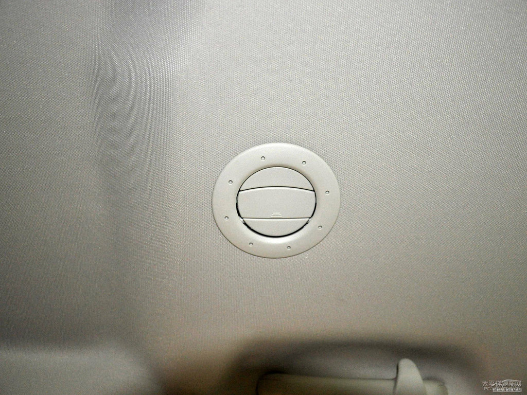 天使白菲躍車廂內(nèi)飾圖片