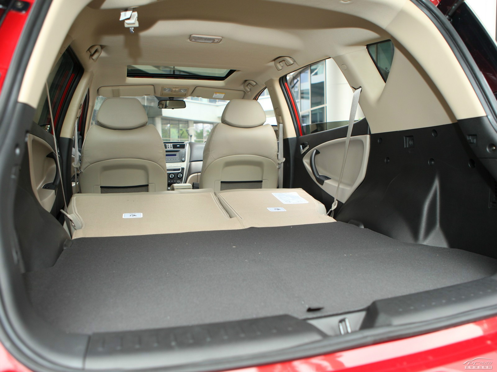 吉利GX7空間高清大圖