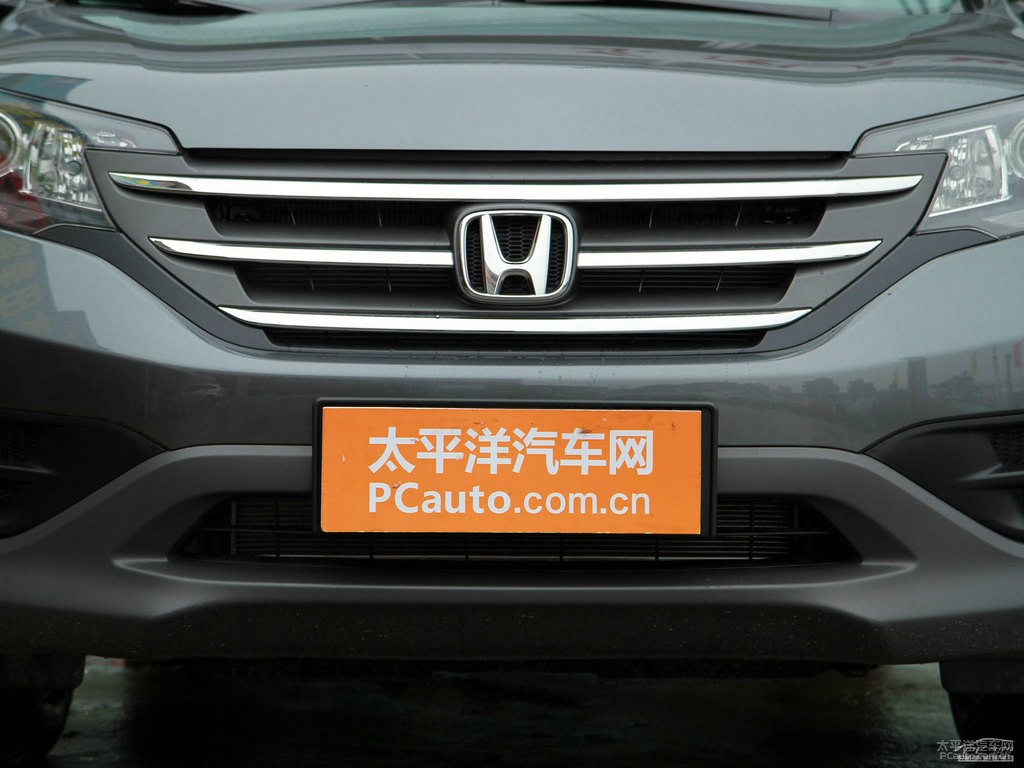 鈦金銀本田CR-V車頭外觀圖片