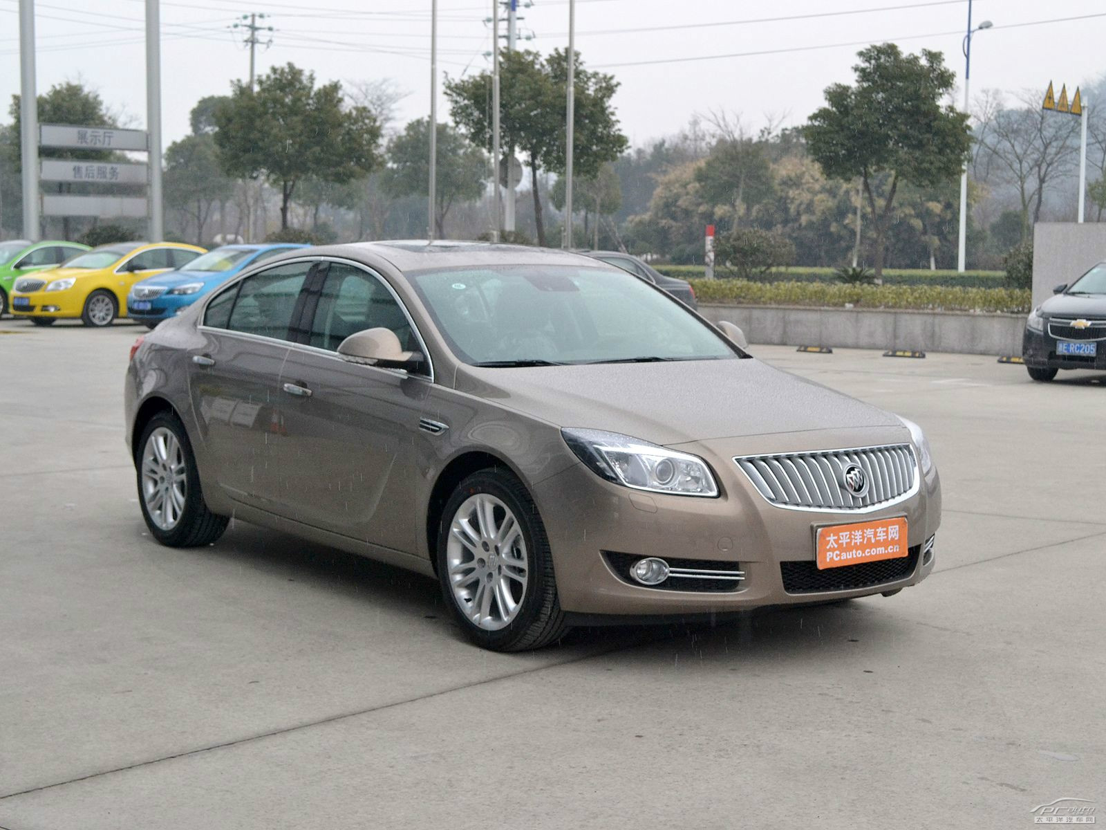 君威外觀高清大圖