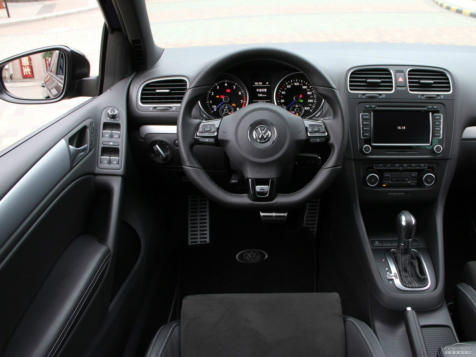高爾夫(進(jìn)口)內(nèi)飾高清大圖