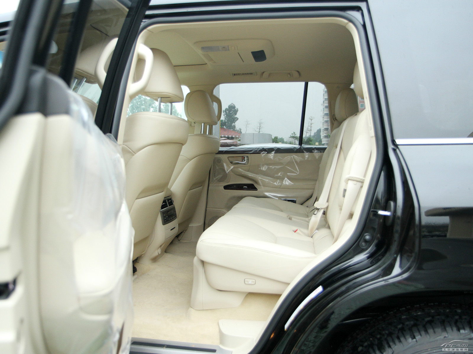 雷克薩斯LX空間高清大圖