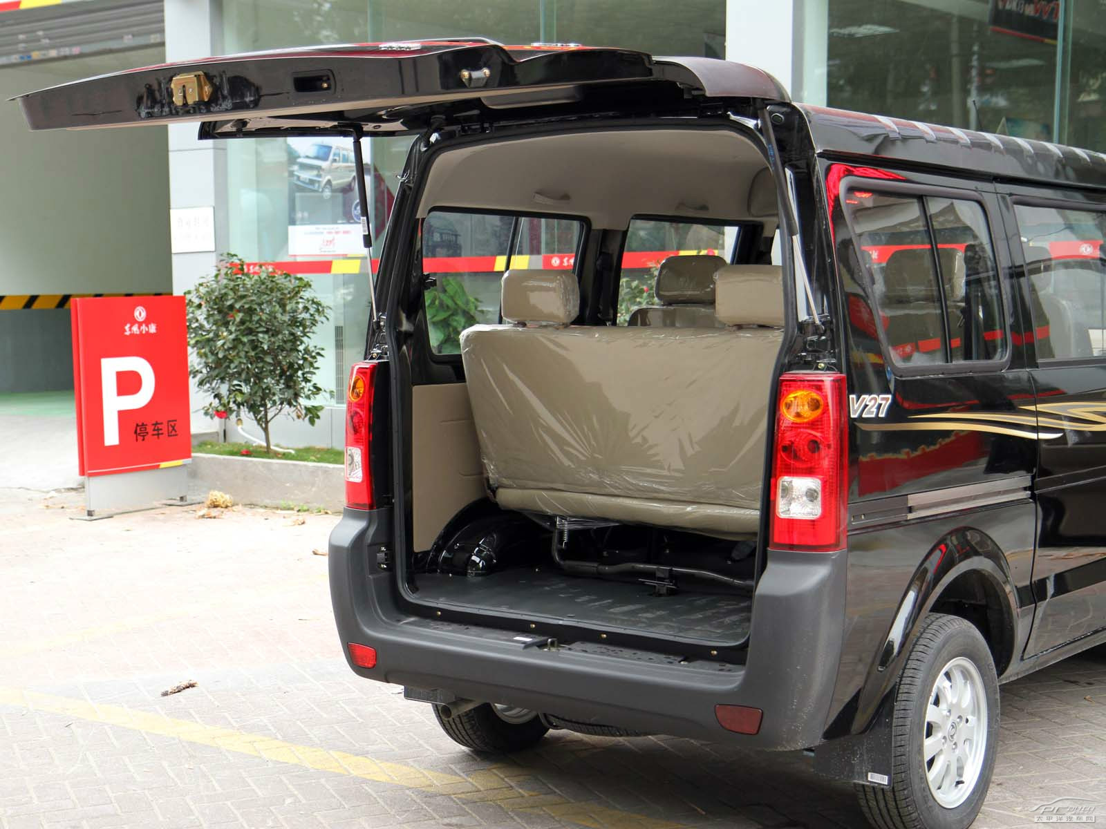 東風(fēng)小康V27空間高清大圖