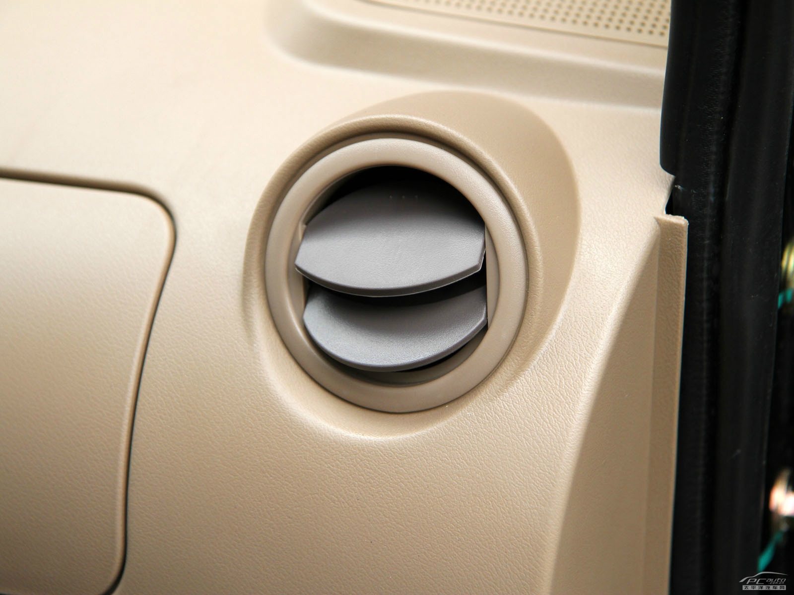 東風(fēng)小康V27內(nèi)飾高清大圖