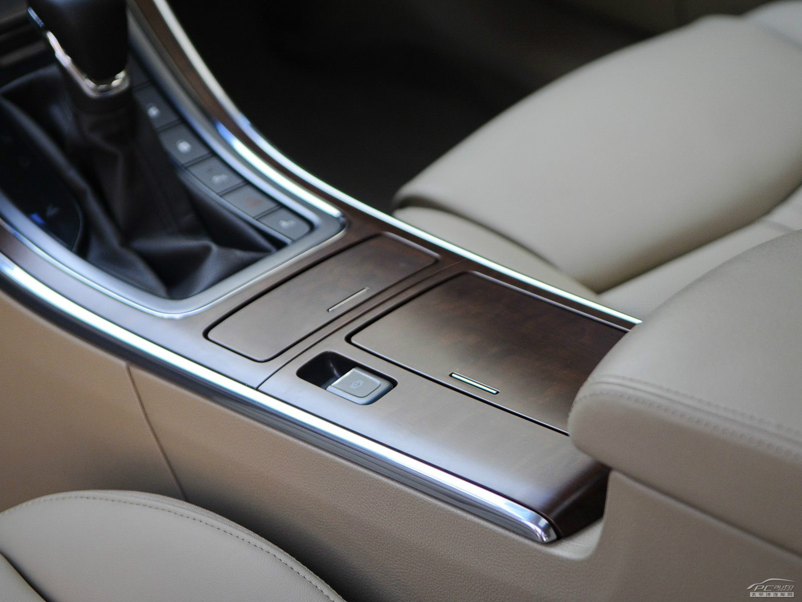 榮威950內(nèi)飾高清大圖