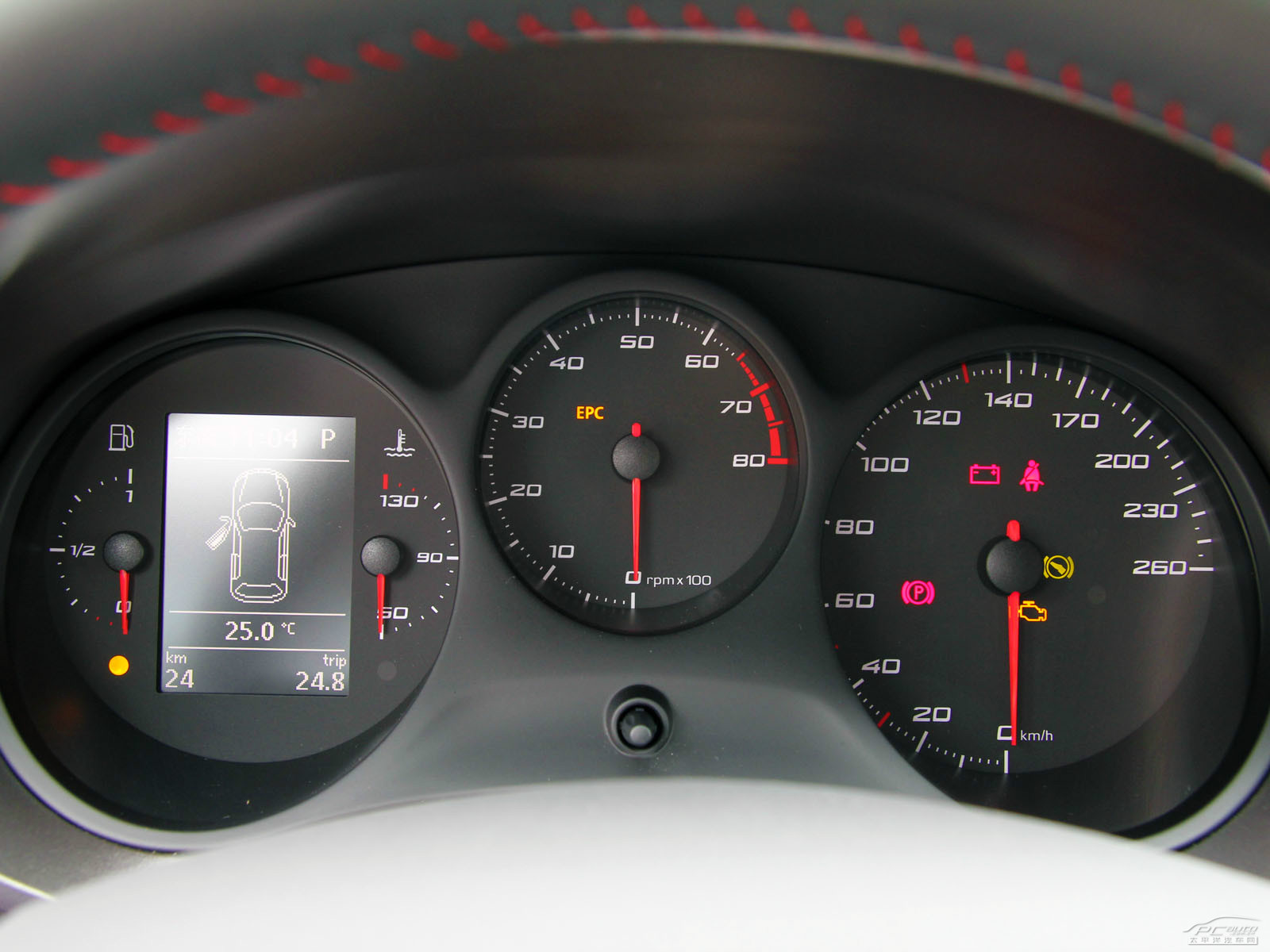 西雅特Leon內(nèi)飾高清大圖