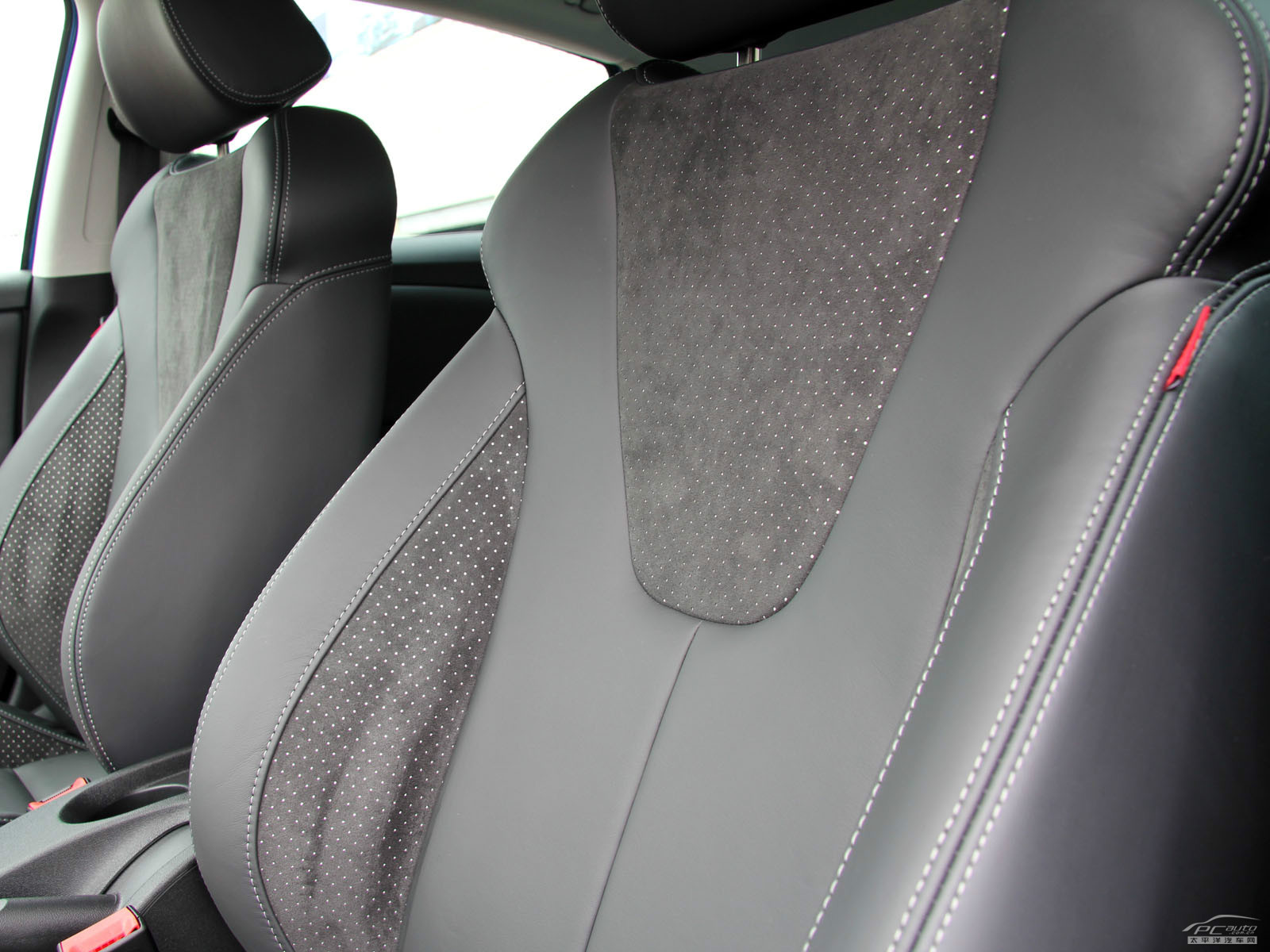 西雅特Leon內(nèi)飾高清大圖