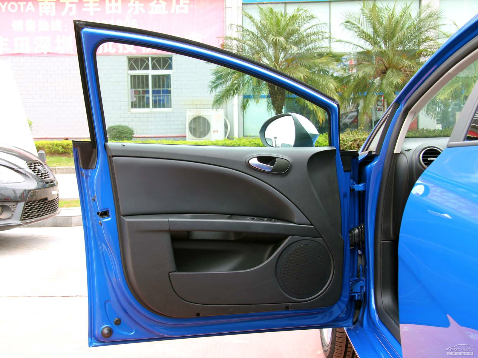 西雅特Leon內(nèi)飾高清大圖