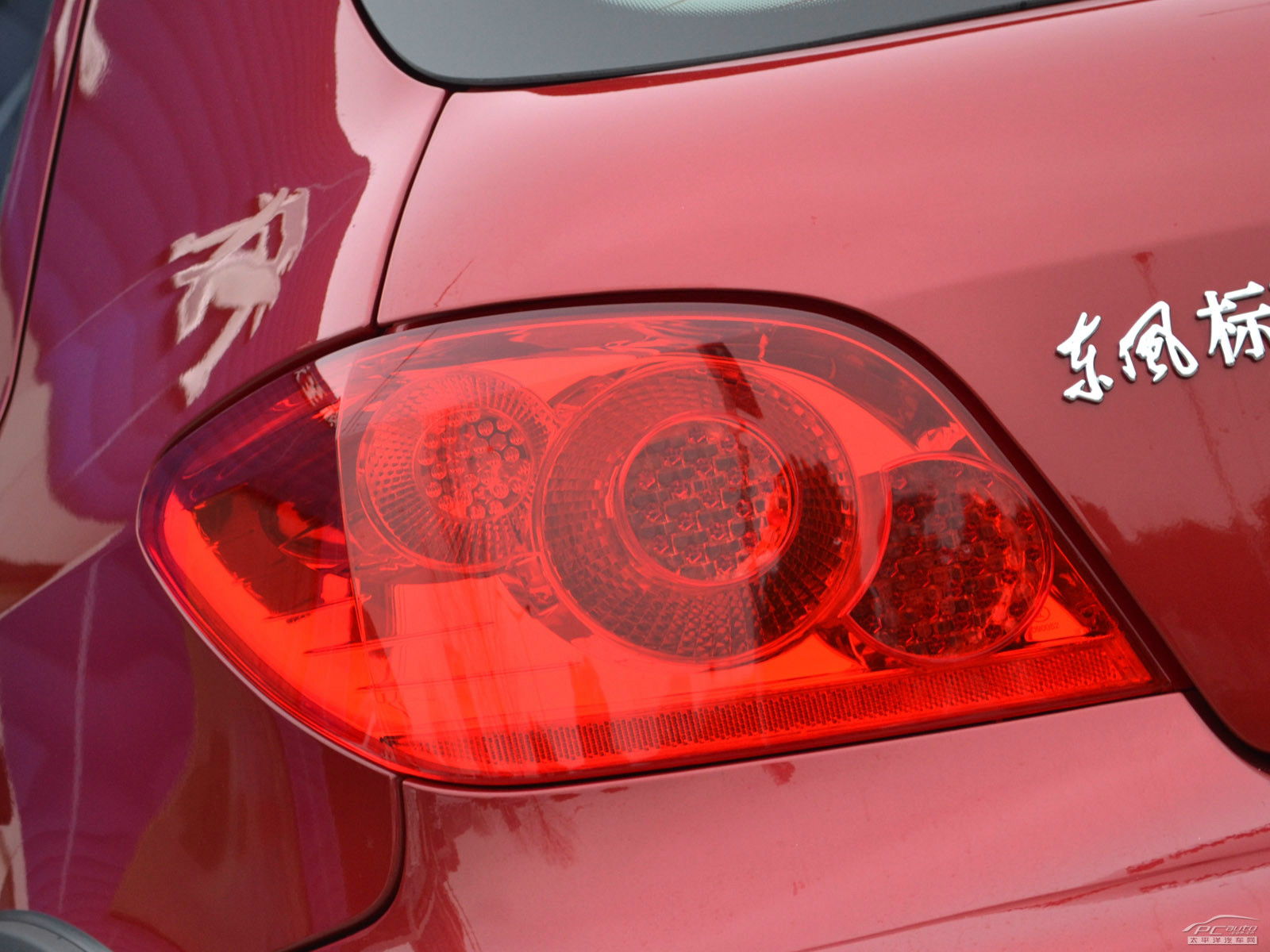 標(biāo)致307外觀高清大圖